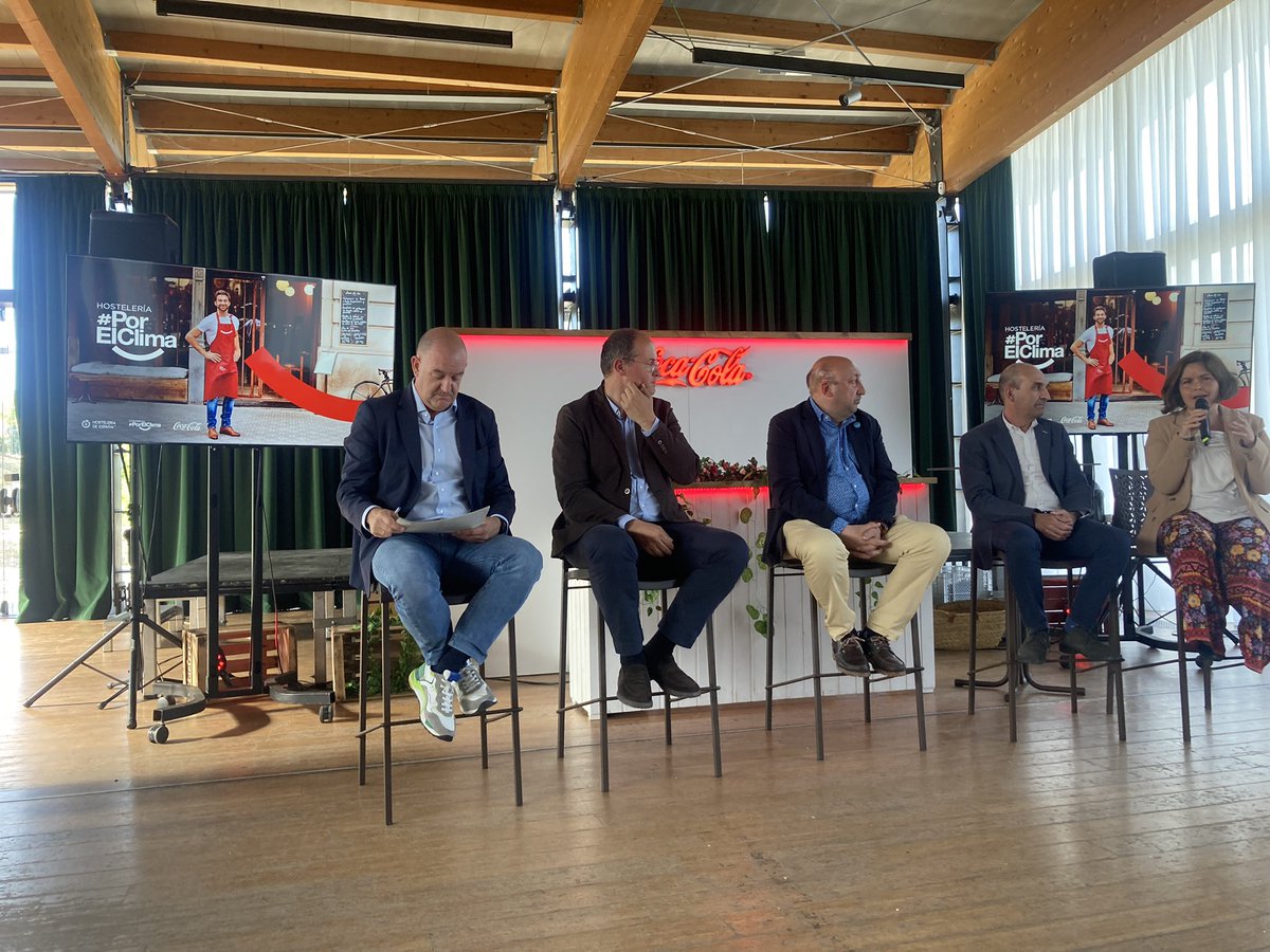 maryobeli's tweet image. @compromisoclima hoy en Valladolid con @Visita_Va @CocaCola_es @AyuntamientoVLL aprendiendo a ♻️♻️ #porelclima #hosteleriaporelclima @CEHEhosteleria