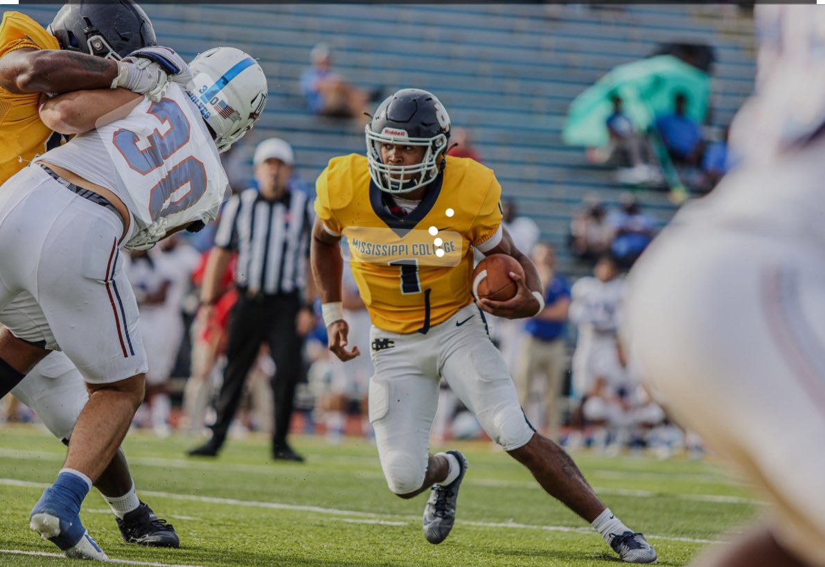Blessed to receive another offer from Mississippi College🟡🟡!!!!AGTG🙏🏾
@CMF2023 <a href="/Jflood88/">Justin Flood</a> <a href="/MacCorleone74/">Rion (Ree-un) Young</a> <a href="/GrenadaChargers/">Grenada High School Football</a>