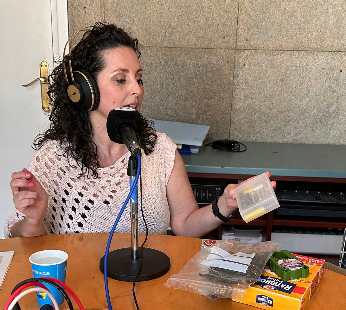 🎙️Amb motiu del Dia Mundial sense tabac, la metgessa de família del CAP Navarcles-St Fruitós, Yolanda González, dona consells per deixar de fumar i destaca com des de l'atenció primària acompanyen els usuaris que volen abandonar l'addicció.

🔹Escolta-la ➡️i.mtr.cool/tbbiwgtwie