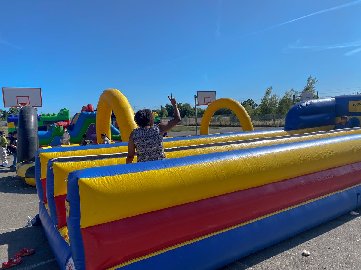 GCC_Charters's tweet photo. We hope everyone had a blast at @charterHLA's End of Year Carnival last Friday! Thank you to everyone who came out to enjoy treats, music, and games, and to celebrate the end of the school year!
#GCC_Charters #GCCLevelUp #ElevateOurImpact https://t.co/SZGbrxSOs3