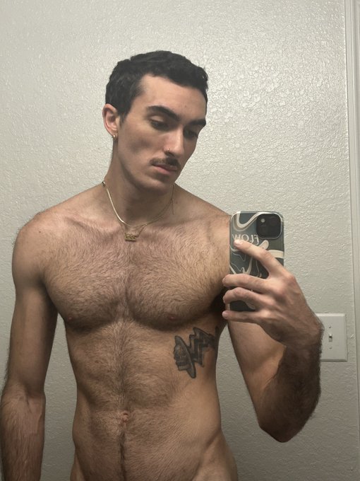 Darlingggggg guess who's back https://t.co/yeGcwrtfdE