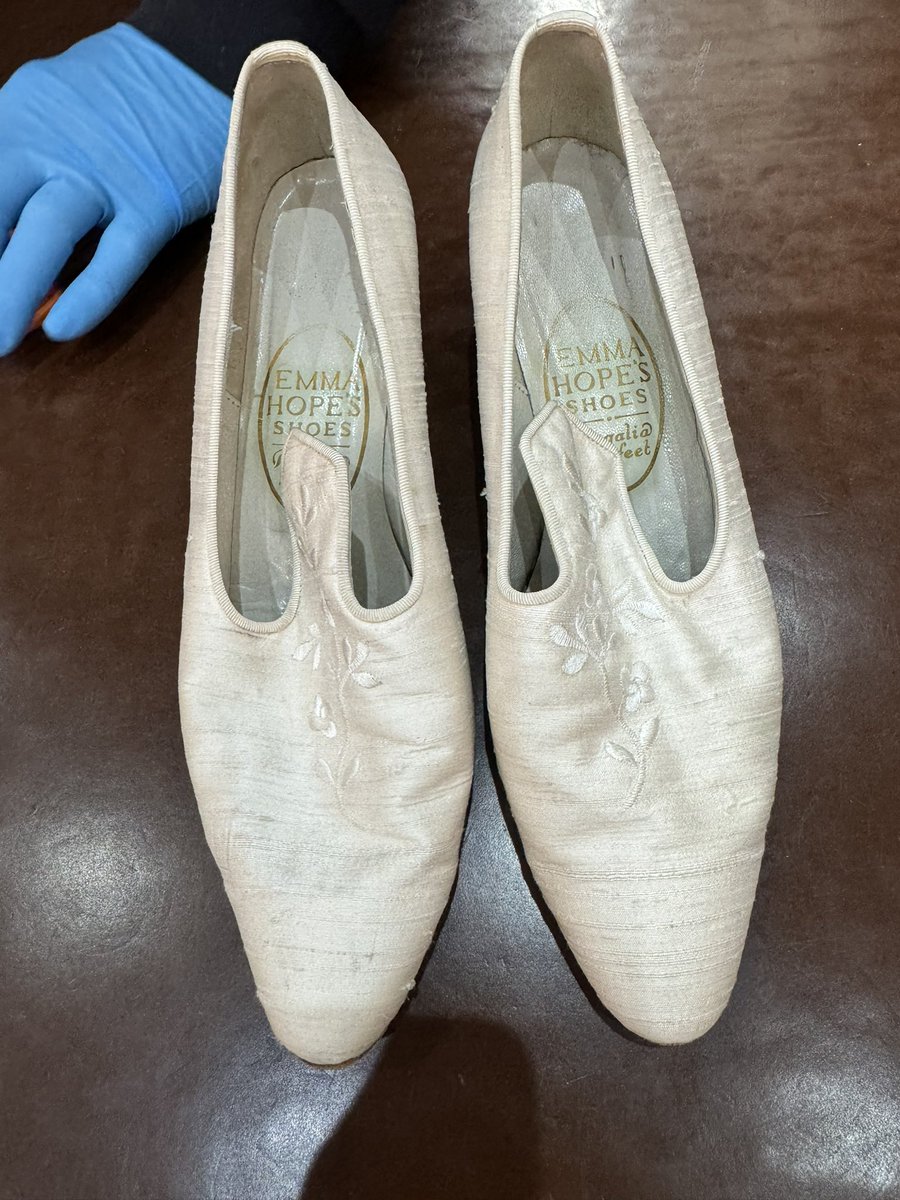 Eilis Ferran (@eilisferran) on Twitter photo If you recently picked up shoes from Kelpis on Fulham Road <a href="/ParsonsGreenery/">Parsons Green</a> please can you check that you got the right ones? Mine, in the photo, have gone astray. My wedding shoes from 1992 - sentimental value. If you recently picked up shoes from Kelpis on Fulham Road <a href="/ParsonsGreenery/">Parsons Green</a> please can you check that you got the right ones? Mine, in the photo, have gone astray. My wedding shoes from 1992 - sentimental value.
