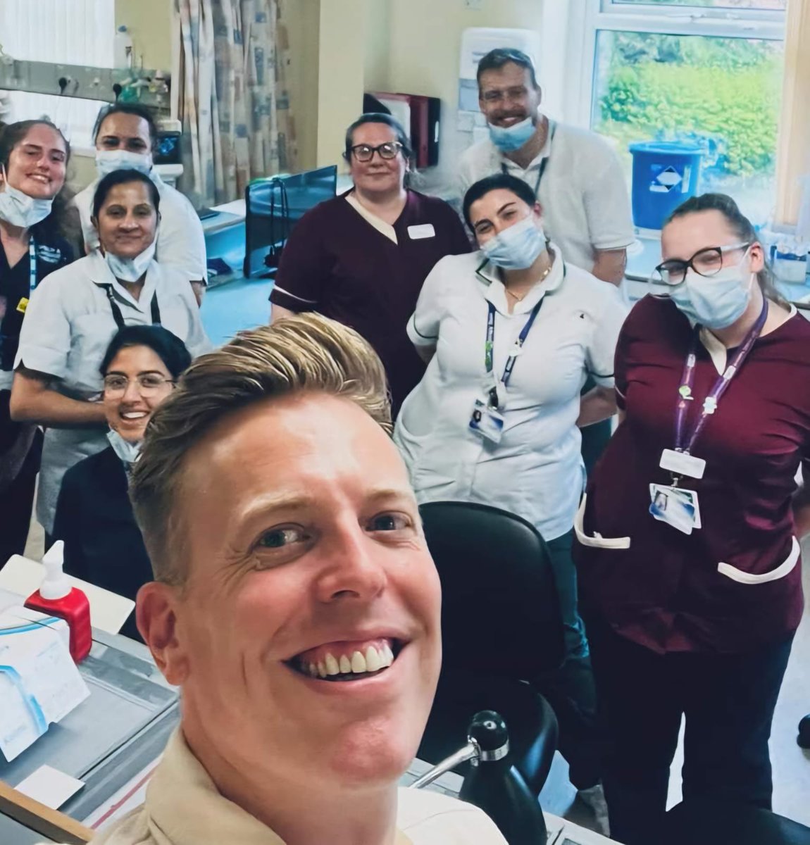 Brain Injury Unit π§ (@uhlbiu) on Twitter photo Had a great visit from George Simpson on BIU last week to bring some summer tunes for patients and staff βοΈπΆπΈ <a href="/uhltherapy/">uhltherapy</a> <a href="/Leic_hospital/">Leicester's Hospitals</a> Had a great visit from George Simpson on BIU last week to bring some summer tunes for patients and staff βοΈπΆπΈ <a href="/uhltherapy/">uhltherapy</a> <a href="/Leic_hospital/">Leicester's Hospitals</a>