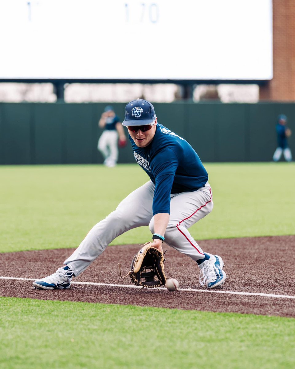 Powerhousestf's tweet photo. 🚨🚨Now offering lessons at POWERHOUSE this summer Liberty Universty standout and local guy John Simmons🚨🚨Please message me for more details.
Bio
Freshman asun conference all tourney team, sophomore year 2nd on the team in avg and slugging, tied for 4th in 💣s,1st in triples https://t.co/06763Mg87b