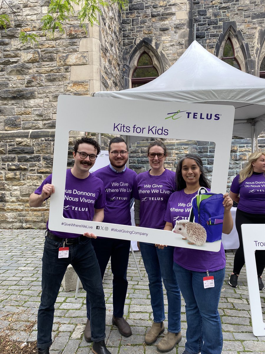 SenatorRobBlack's tweet image. This afternoon, @TELUS hosted their annual Kits for Kids event!

Parliamentarians packed backpacks which will be distributed to over 20,000 students across Canada next fall, ensuring they have the necessary tools to kick-start their school year! 

Since 2006, @TELUS in