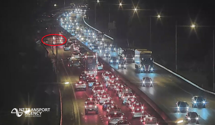 SH20 SOUTHWESTERN MWY - 6:30AM
A crash is blocking the left southbound lane after Massey Rd on-ramp. Merge with care to pass and expect delays until cleared. ^TP