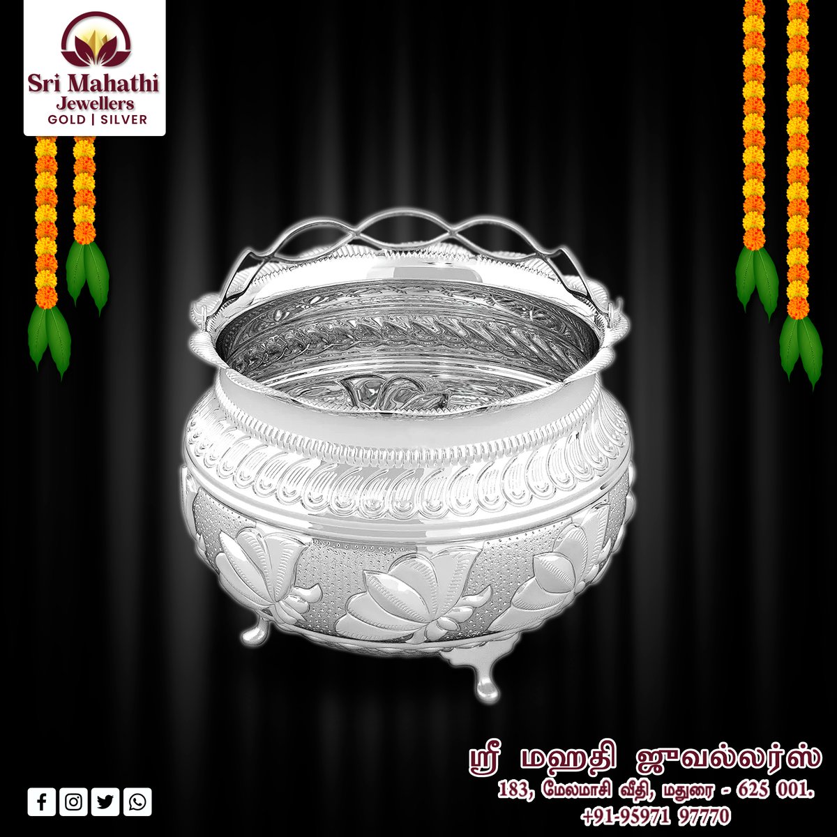 srimahathimdu's tweet image. Silver Flower and Multipurpose Basket for pooja purpose from Sri Mahathi Jewellers - Madurai.
#silverflowerbasket #silverbasket #silverfpoojabasket #silvermultipurposebasket #SriMahathiJewellers #SriMahathiJewellersMadurai