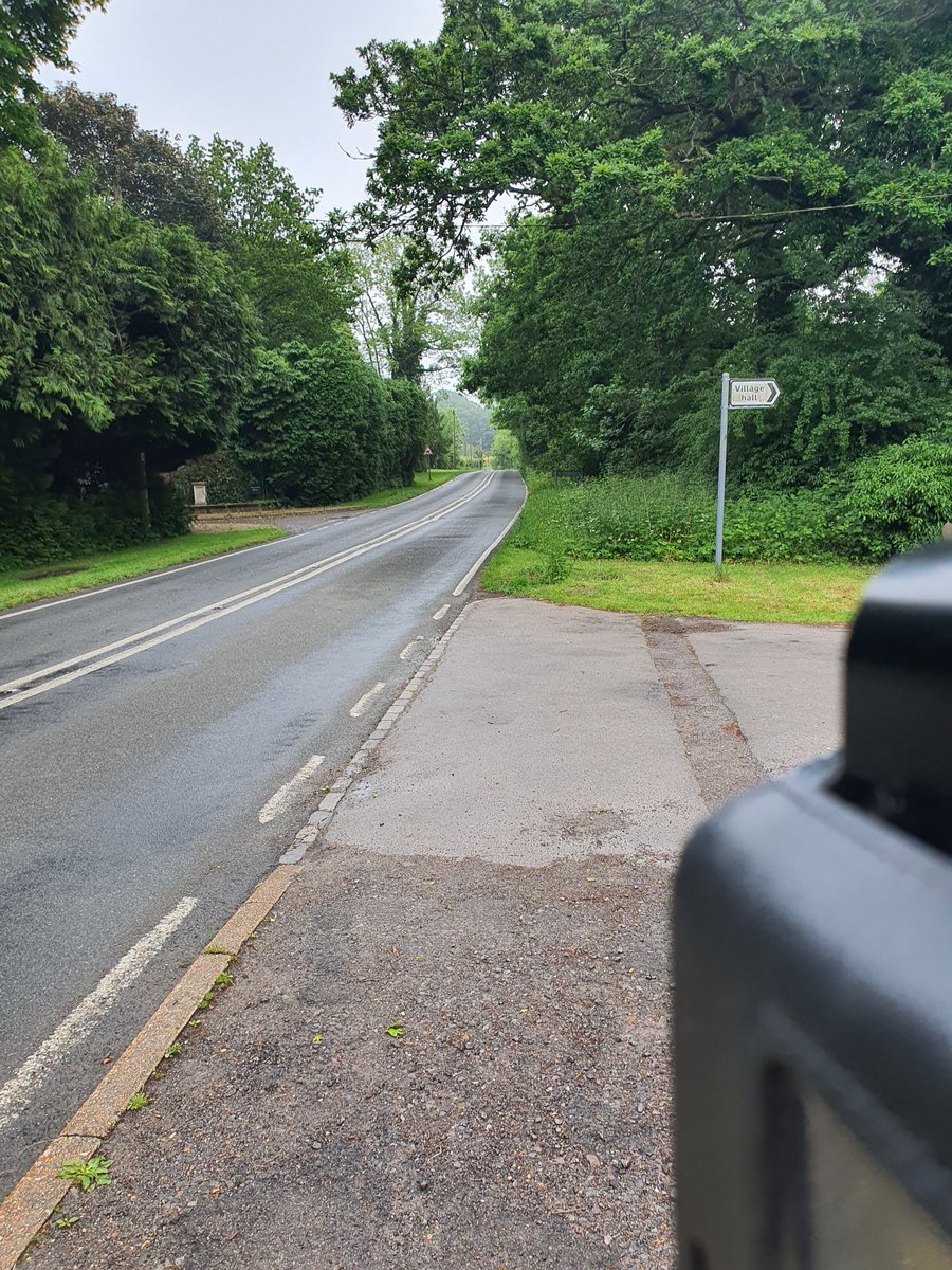 Your Neighbourhood Policing Team were conducting speed checks in #Balcombe and #Staplefield this afternoon. 14 vehicles reported to @OpCrackdown #Notfairweatherpolicing #WM1Rural @CSWSussex @SussexSRP @SussexRoadsPol @SussexPCC #OpDownsway #Bsection  #PCSO20088