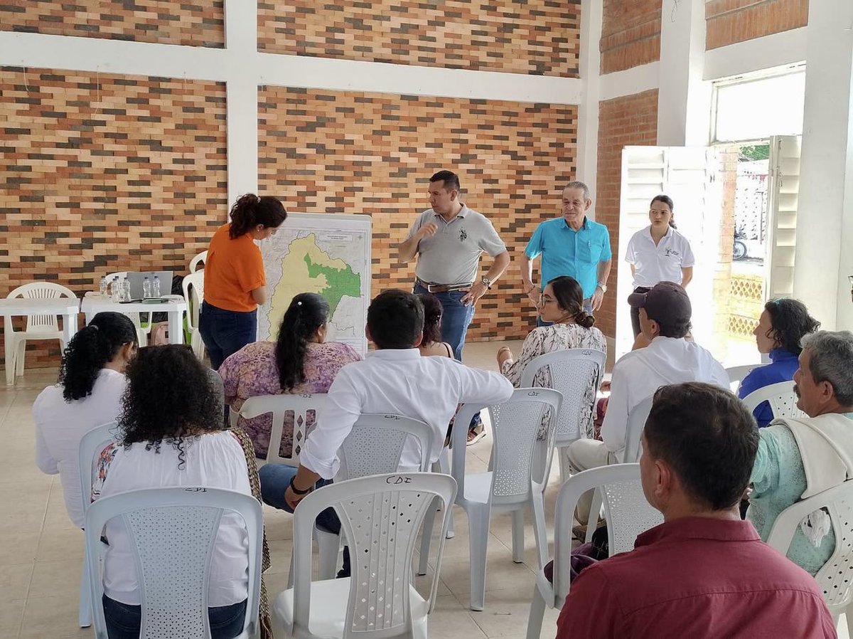 MisionONUCol's tweet photo. #DesdeElTerritorio | En Rioblanco, Tolima, junto a @URestitucion participamos en mesa de trabajo para coordinar acciones conjuntas que impulsen el proceso de restitución de tierras en el marco de la reparación integral a las víctimas del conflicto. 🕊️🇨🇴 https://t.co/mh4gl2QRfN