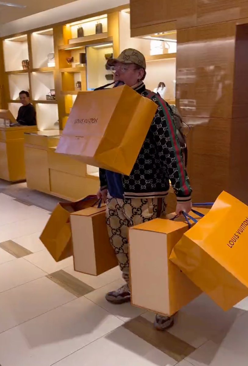 HEXonSolana's tweet photo. $HEX on SOL holders diamond handing their bags through the Raydium launch like... https://t.co/8prD75XHiF