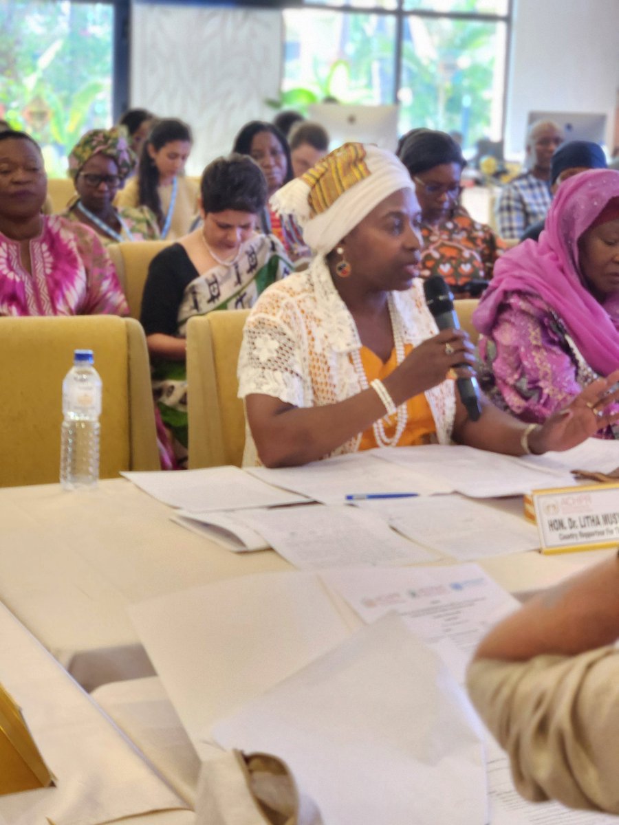 Powerful voices of Gambian women leading the discussion at today's #FGM roundtable. Their expertise & lived experiences are invaluable in the movement to protect girls & women ✊️

 #GambianWomen #endfgm  @UNFPATheGambia @achpr_cadhp @UNGambia @_AfricanUnion @rosensarr