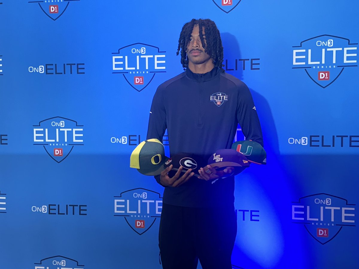 Five-star Plus+ CB DJ Pickett holding four hats at the On3 Elite Series. #LSU #Georgia #Miami #Oregon on3.com/db/dj-pickett-…