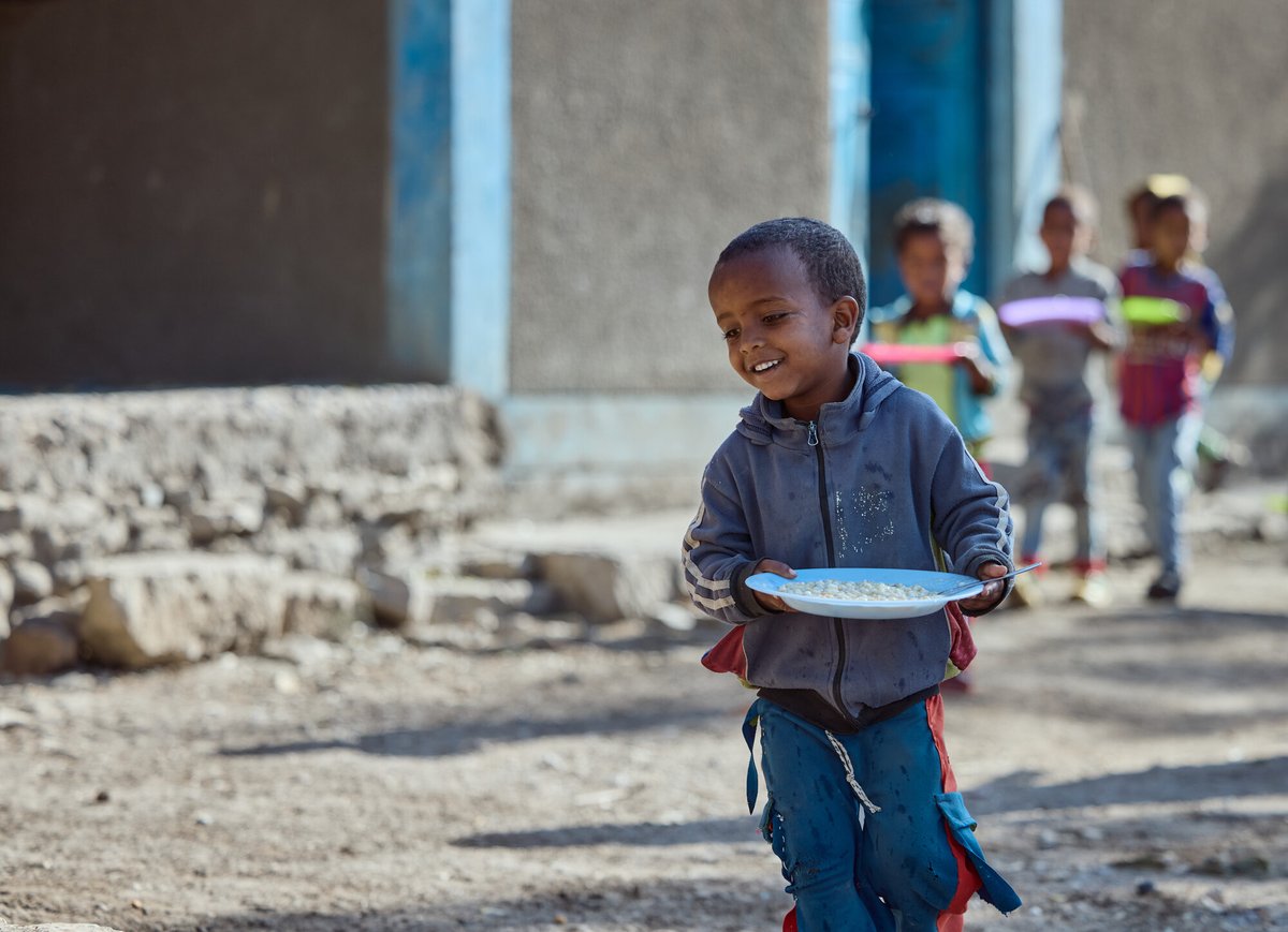 This #WorldHungerDay serves to remind of the urgent problem of hunger in a world of plenty & asks everyone to take action. @MarysMeals founder urges action to address extreme #hunger & #famine like that now feared in #Ethiopia. tinyurl.com/noplace4famines #EndHunger @dendeshaw