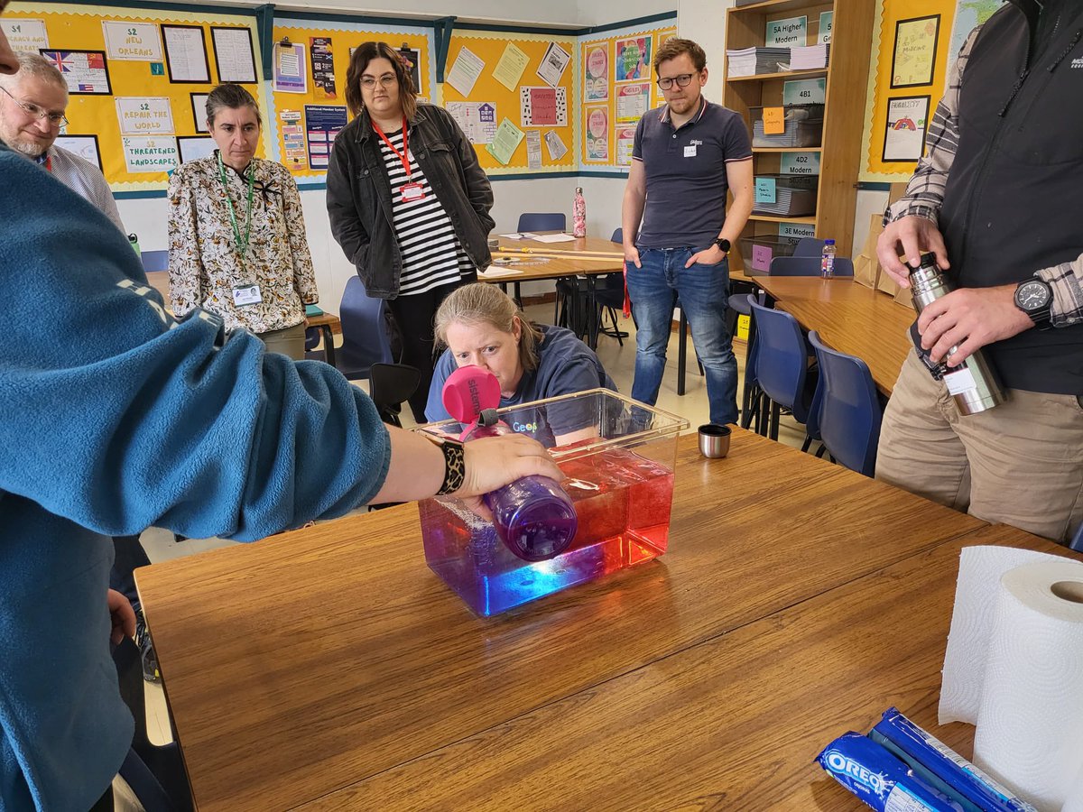 Today, Charleston Academy hosted <a href="/GeoBus_StA/">GeoBus</a> and Highland geography teachers for GeoBus training on plate tectonics, earthquakes and volcanoes. Below shows how to model convection currents to BGE pupils! A brilliant day and a huge thank you to all involved!