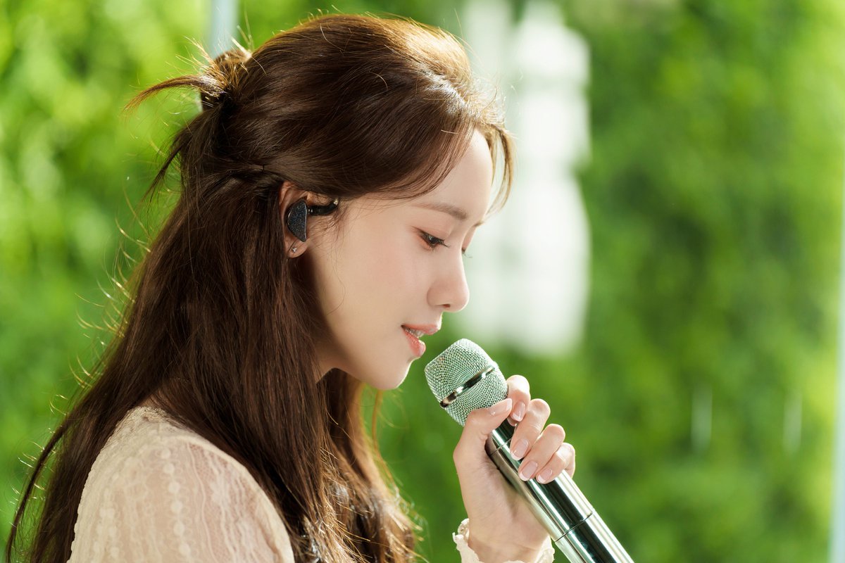 GirlsGeneration's tweet image. LIMYOONA 임윤아 ‘여름밤 (Summer Night)’ Special Clip Image

Special Clip Teaser
🔗 youtu.be/bUwPvoTwdoQ?si…

#임윤아 #LIMYOONA 
#소녀시대 #GirlsGeneration
#여름밤 #Summer_Night #So_Wonderful_Day