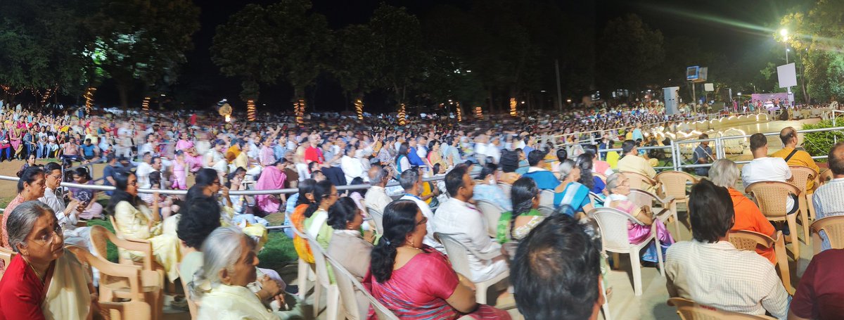 When there is fear and insecurity in a relationship, the bond becomes weaker and weaker.  -Gurudev @SriSri @BangaloreAshram #LiveinRelationship