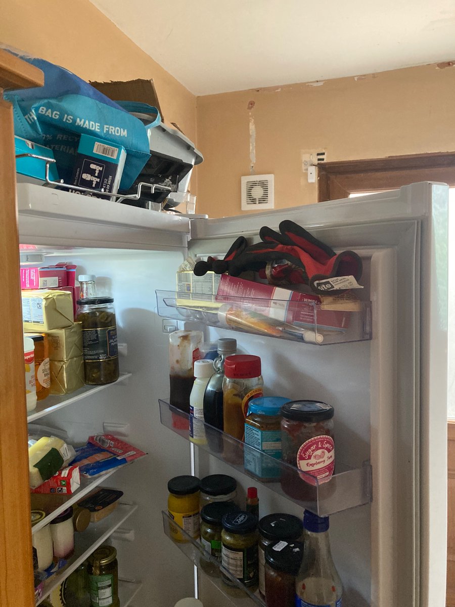 ajconlon's tweet photo. @seafoid19 did you notice the fridge this morning? I asked our eldest to “put the gloves on top of the fridge”, I suppose he didn’t disappoint 😂 https://t.co/FIYiY61AKM