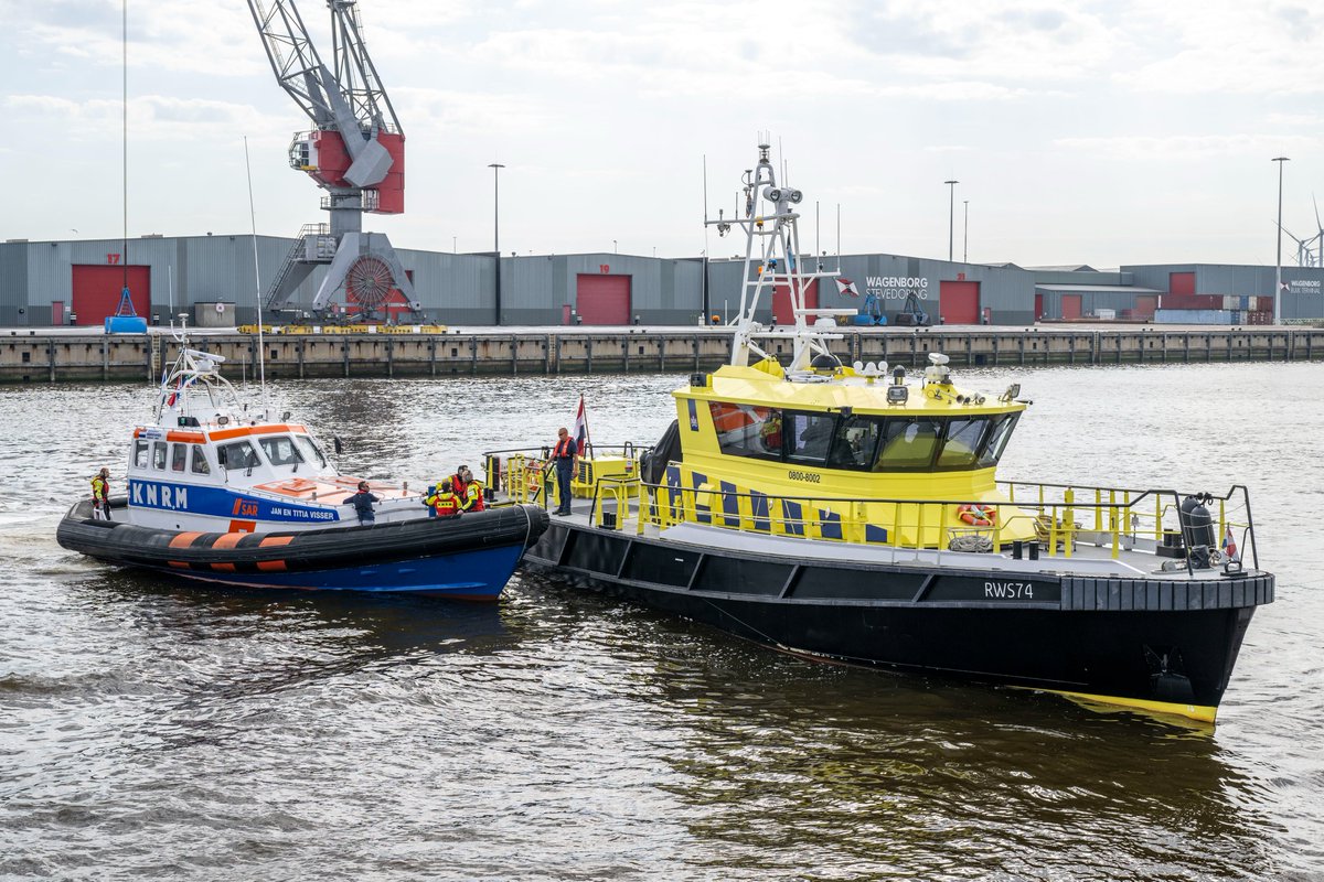 RWS_NN's tweet photo. #DelfSail ⛵️komt er aan. Vanaf 14 juni in #Delfzijl #Eems. Samen 🤝met tal van organisaties wordt er hard gewerkt 👷‍♂️. Wij spraken even kort met onze nautisch adviseur 🌊over de voorbereidingen | https://t.co/go3ErXmTPw https://t.co/GufytR80Vn
