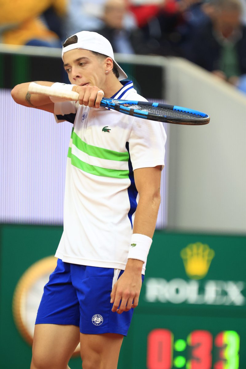 Cazaux quitte Roland les armes à la main ⚔️

Blessé à la cheville à Barcelone, Arthur, en manque de rythme, s'incline après avoir mené la vie dure au 29ème mondial Tomas Martin Etcheverry 3-6 6-1 6-2 6-4 au 1er tour

Bravo pour ton courage @ArthurCazauxOff 💪

#TeamJeunesTalents