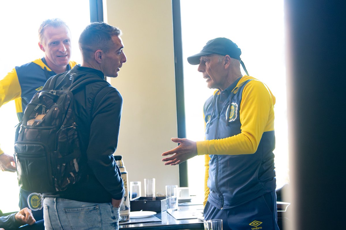 RosarioCentral's tweet photo. Esas sonrisas, ese encuentro 😍 https://t.co/jZpH6HIXvu