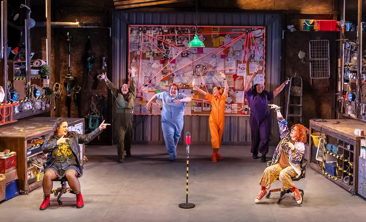 Matinee Mouse (@matineemouse) on Twitter photo FIRST LOOK: New production photography has been released for the West End transfer of <a href="/KathyStellaMP/">Kathy & Stella Solve a Murder!</a>, opening <a href="/Ambtheatre/">Ambassadors Theatre</a> next week 🔎
🎟️ KathyAndStella.com
📸 <a href="/peachyraith/">Pamela Raith</a>
#KathyAndStella #WestEnd FIRST LOOK: New production photography has been released for the West End transfer of <a href="/KathyStellaMP/">Kathy & Stella Solve a Murder!</a>, opening <a href="/Ambtheatre/">Ambassadors Theatre</a> next week 🔎
🎟️ KathyAndStella.com
📸 <a href="/peachyraith/">Pamela Raith</a>
#KathyAndStella #WestEnd