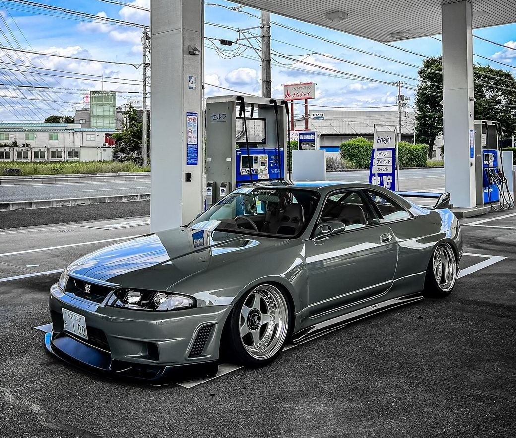 Nissan R33 Skyline GT-R