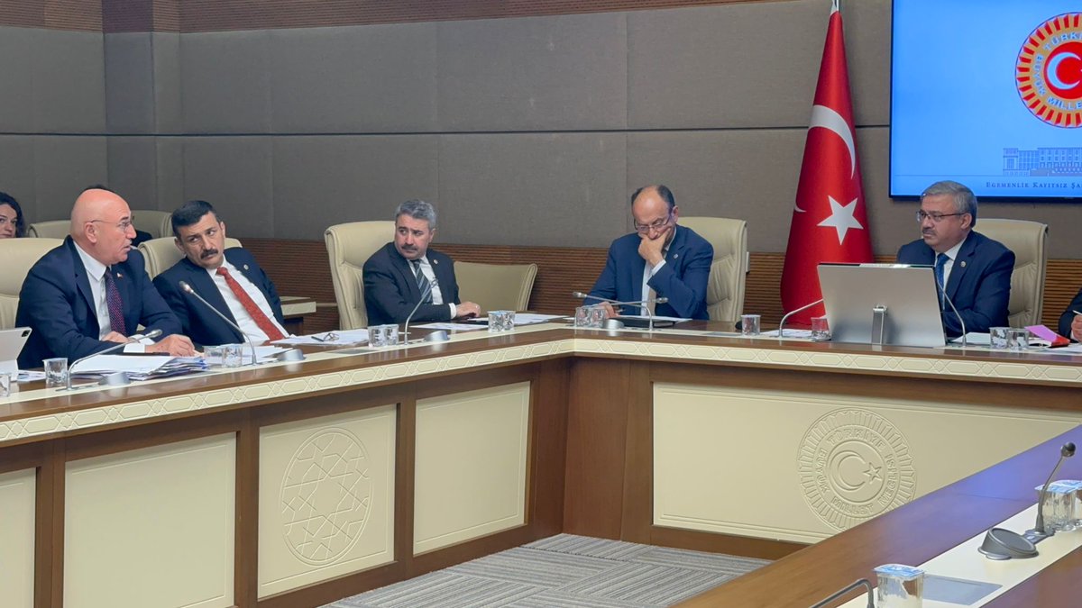 TBMM İnsan Haklarını İnceleme Komisyonu Hükümlü ve Tutuklu Haklarını İnceleme Alt Komisyonu'nun, 'Ceza infaz kurumları ziyaret programının görüşülmesi' konulu toplantısını gerçekleştirdi. Haziran sonu itibariyle Erzurum ve Erzincan Cezaevlerinin ziyaret edilmesi
