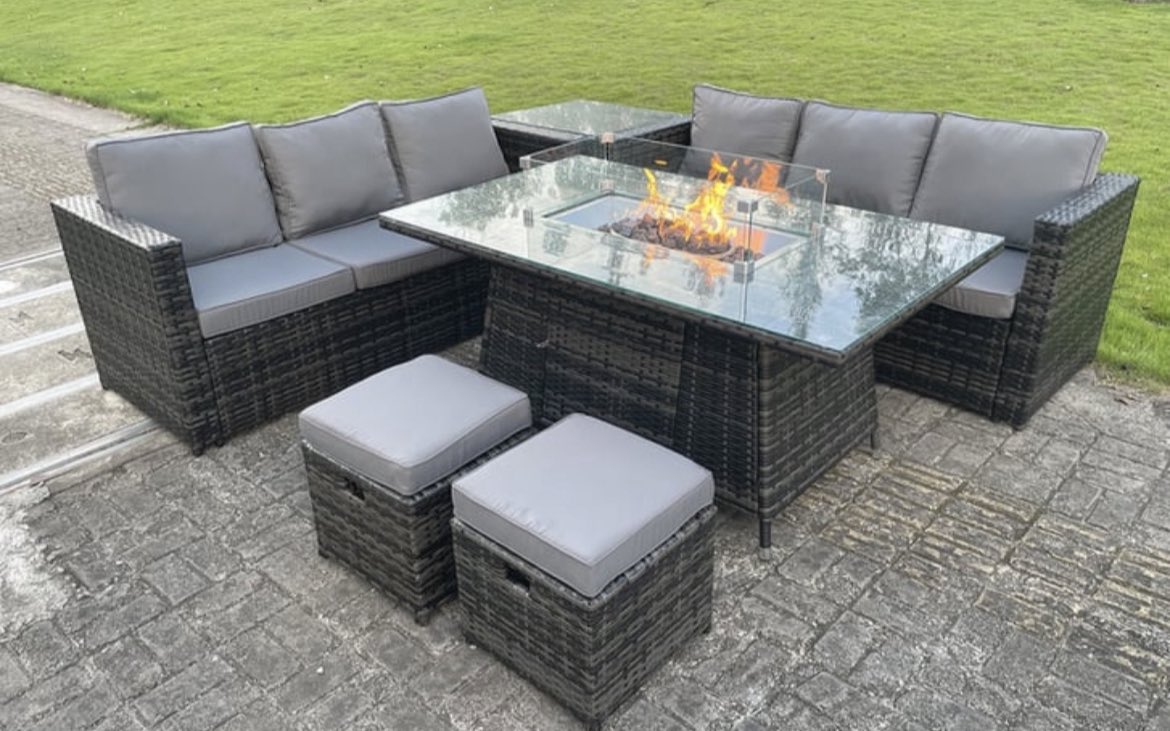 A stunning focal point for your garden, this rattan furniture set with central fire would look stunning on your patio 🧡

Great price, great product, great reviews! 

Check it out here ➡️ awin1.com/cread.php?awin…