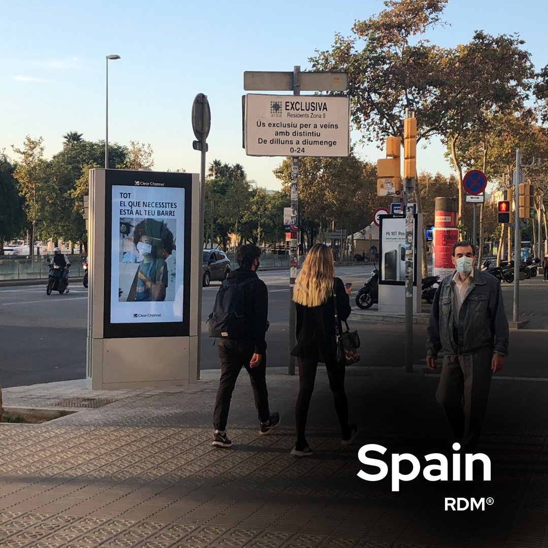 .@Amscreen’s #DOOH street furniture looking good in Spain @clearchannelES 

bit.ly/3MyrcTT 

#DOOH #OOH #sustainability #digitalsignage #outdooradvertising