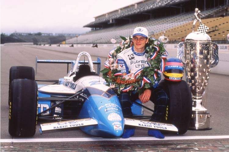 TheHardCompound's tweet photo. 1/2

#Onthisday in 1995 the Indy 500 saw one of its most unique moments as future @F1 champion @27villeneuve won from 2 laps down having been given a 2 lap penalty for passing the Safety Car while (unknowingly) leading.

It's the...
#indy500 #throwback #onthisday #f1 #villeneuve https://t.co/jrBUhcYeS1