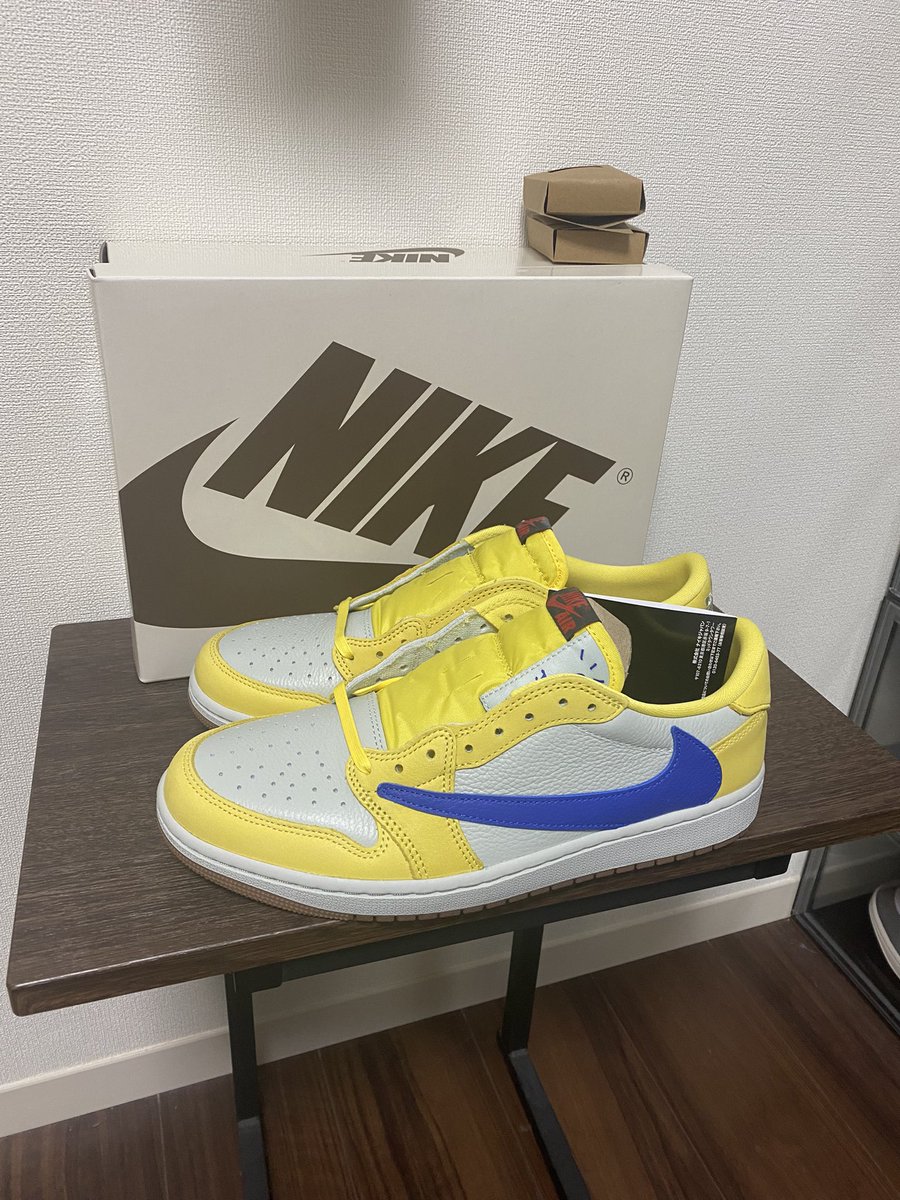 issen092's tweet photo. Travis Scottさん到着しました^ ^
明日もう一足来るのですが、このカラーはさすがに履かないかな💦笑

トラヴィス・スコット 27.5です^ ^

激アツ企画🔥
フォロー＆いいね＆リポストであとは待つだけ
期限は6/15迄 https://t.co/POeWOu7hsR