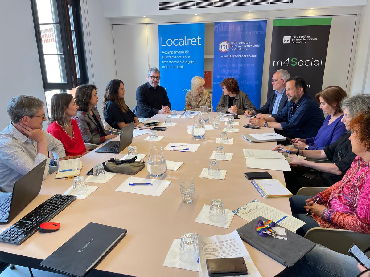 Es constitueix la Comissió d'innovació, un nou espai de treball format per representants de l’Administració Local i d’entitats socials que té com a objectiu compartir coneixements, experiències i col·laborar en projectes que garanteixin els drets de ciutadania a l'entorn digital.