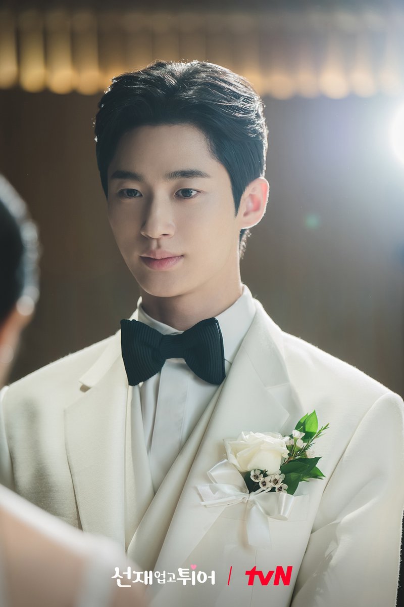 'Lovely Runner' Drops Wedding Pictures of Sol and Sunjae, K-Netz React

pannative.blogspot.com/2024/05/lovely…
#LovelyRunner #KimHyeyoon #ByunWooseok #선재업고튀어 #김혜윤 #변우석