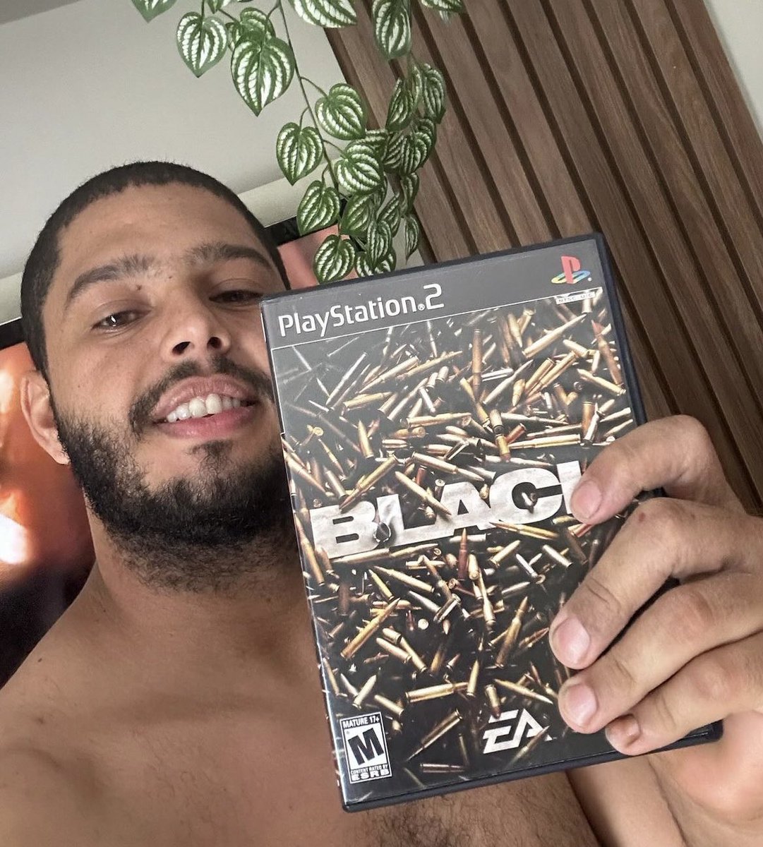 _onerolita's tweet image. Se lo ve feliz al loko (yo estaria igual)