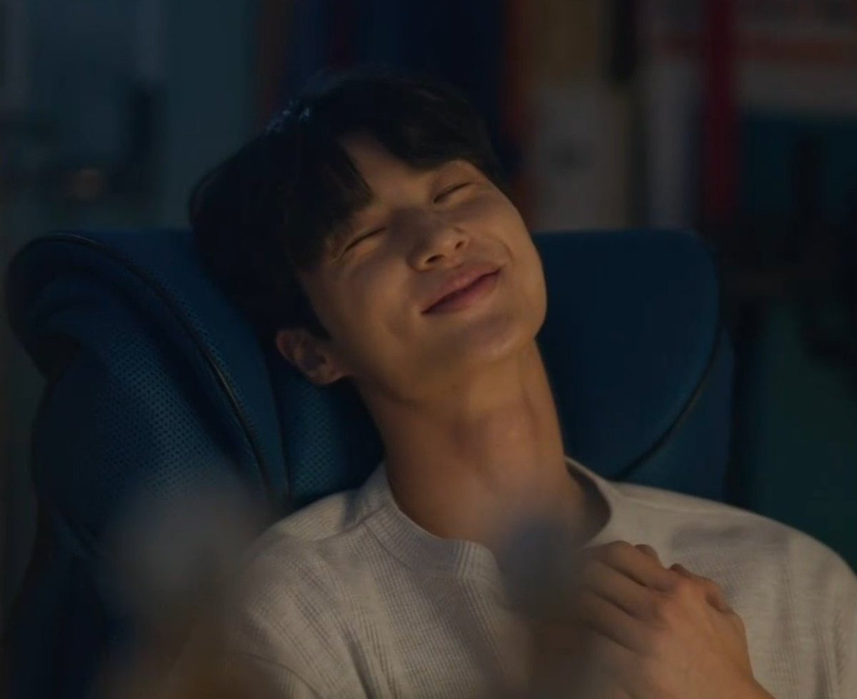 Viu_ID's tweet photo. Every subeom right now while watching #LovelyRunnerEp16 : https://t.co/mjJK08hVCG