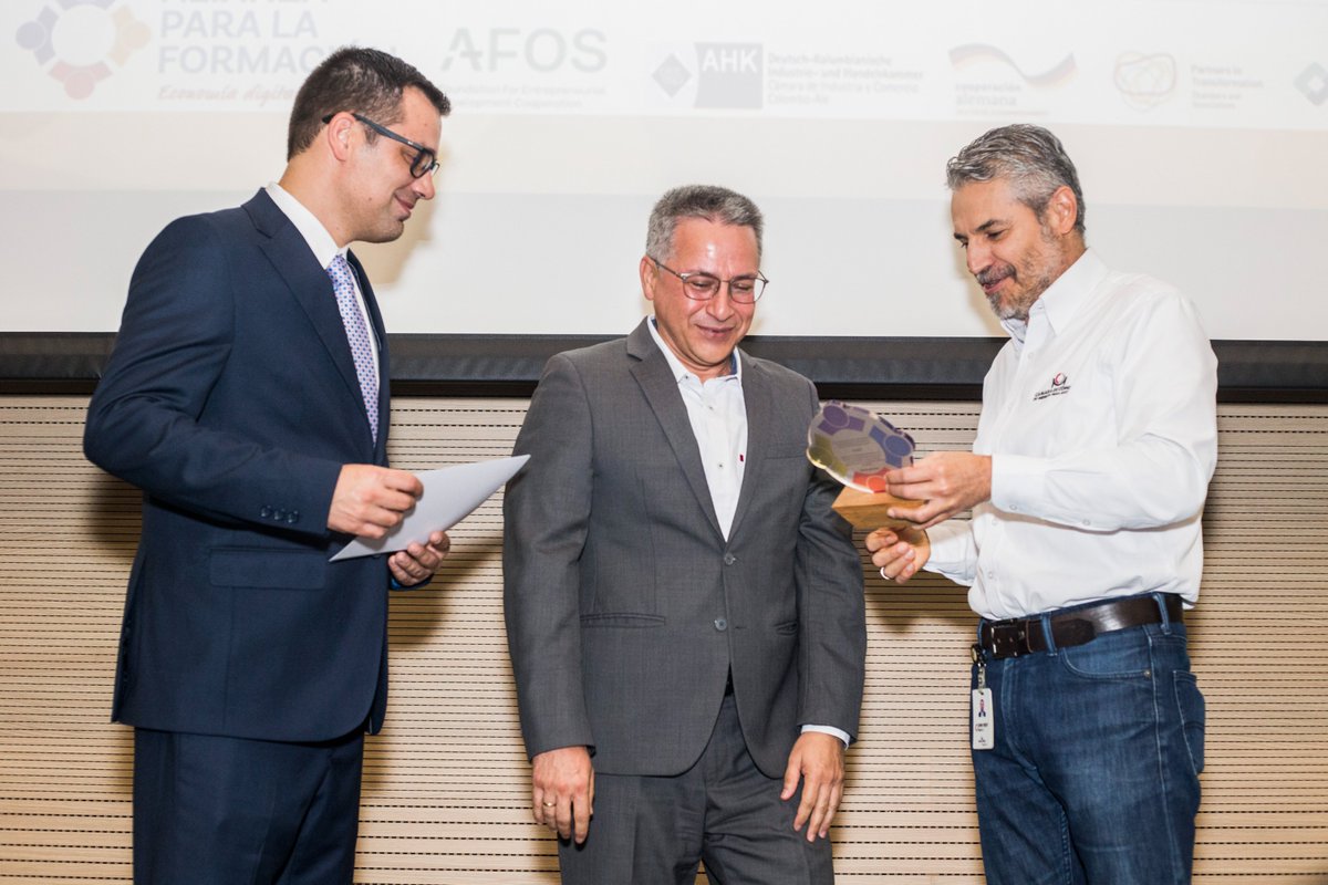 Alianza para la Formación tweet media