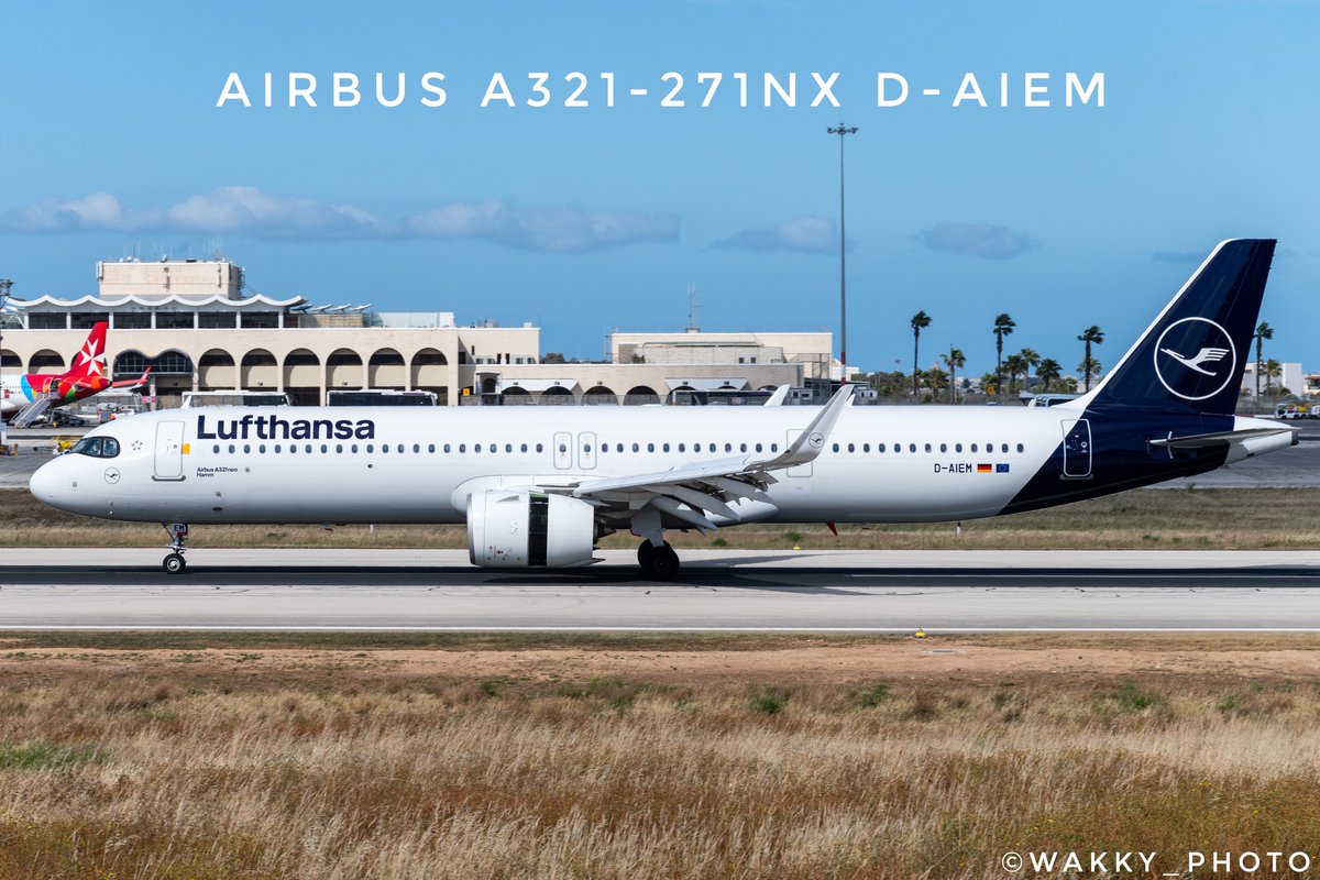 Lufthansa A321 family

NeoかNeoじゃないかは分かるとして-100と-200の違いが分からんぬ