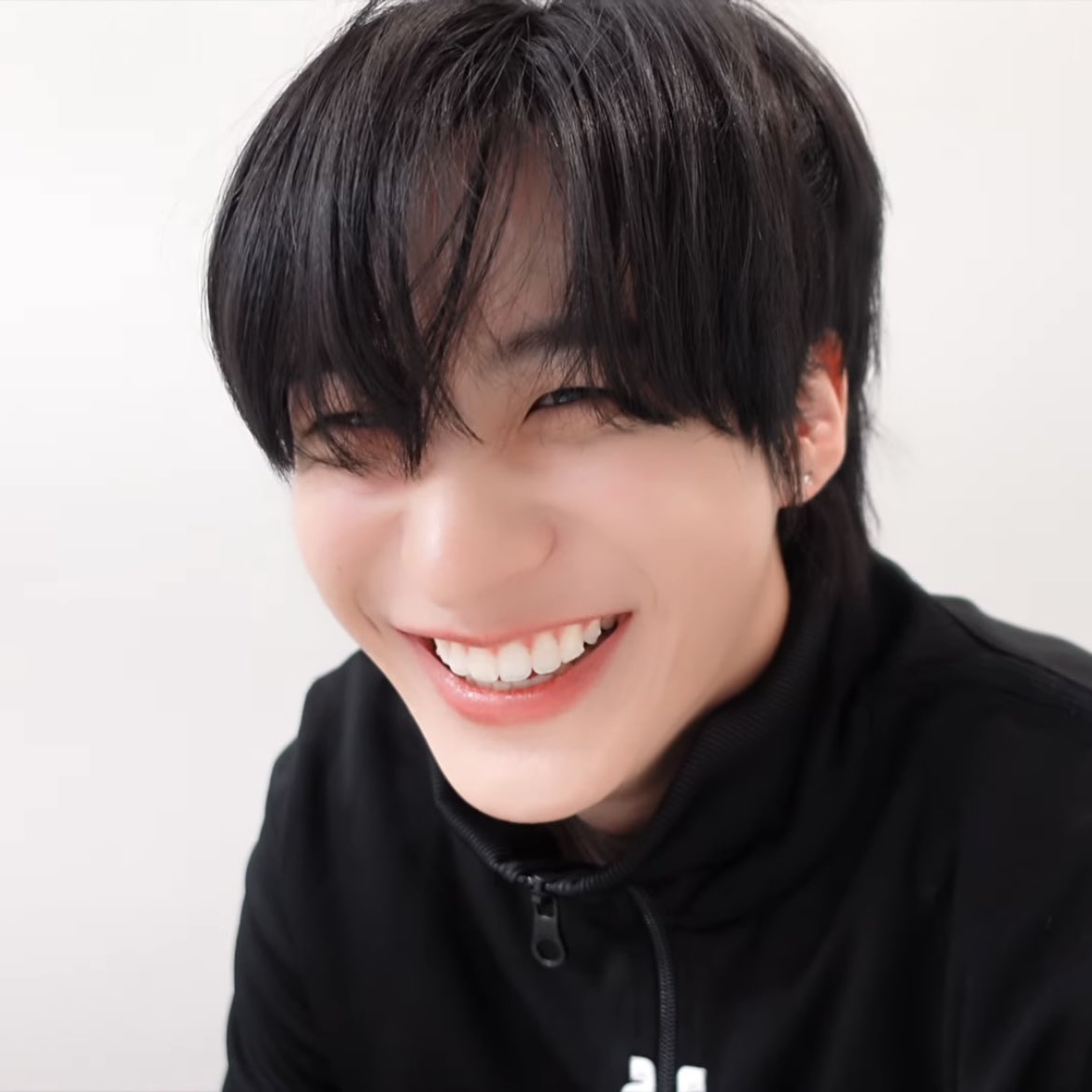 파도 tweet media