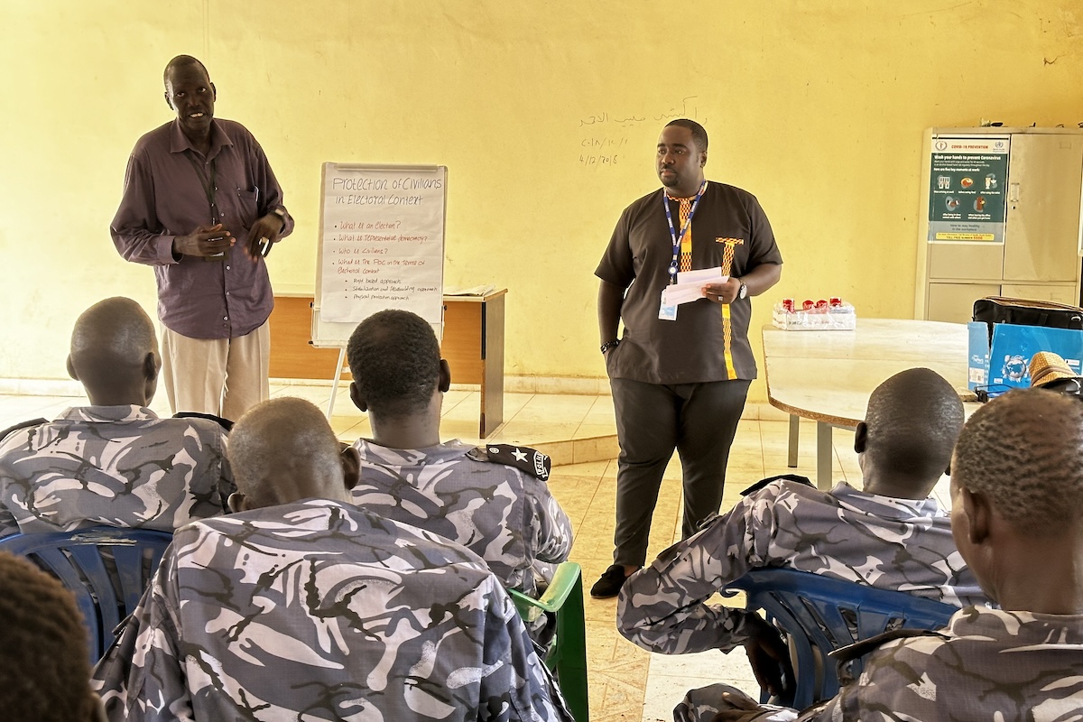 #PeaceBegins with an electoral process during which human rights are fully respected. #UNMISS recently held workshops on these vital issues for 50 police and military officers in Malakal, #SouthSudan, thus building their capacity and readiness. #A4P
