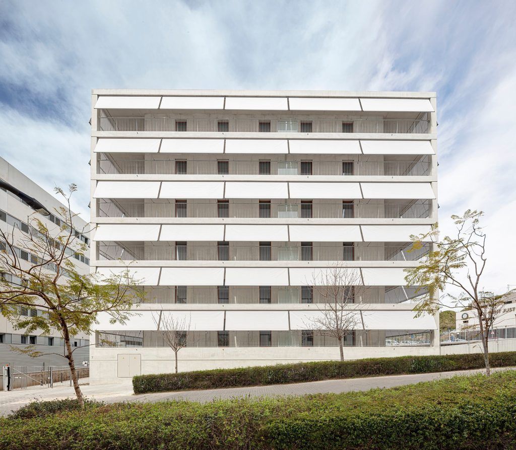 afasiaarq's tweet photo. #DataAE . Vendrell https://t.co/qVQvnniKzt | posted by afasia | daily entries on contemporary art and architecture #afasiaarchzine #afasiaarq |
30 social housing units . Sant Just Desvern DataAE . Xavier Vendrell Studio . photos: © Adrià Goula 30 soci… https://t.co/YLTxXbDAY1