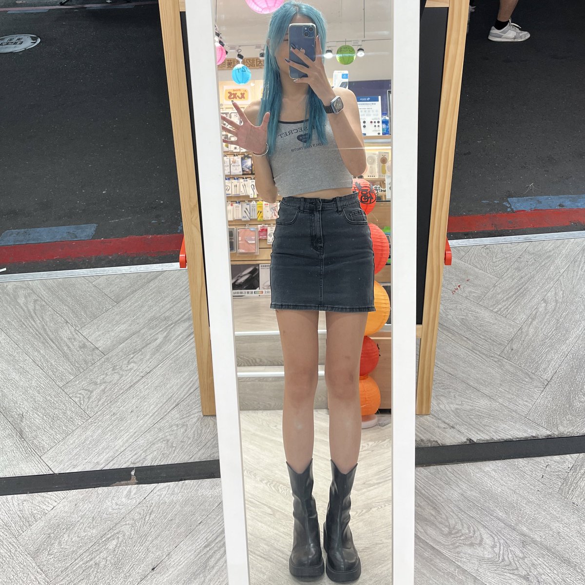 這鏡子逆天了 各位 https://t.co/JD8R7X8HUc