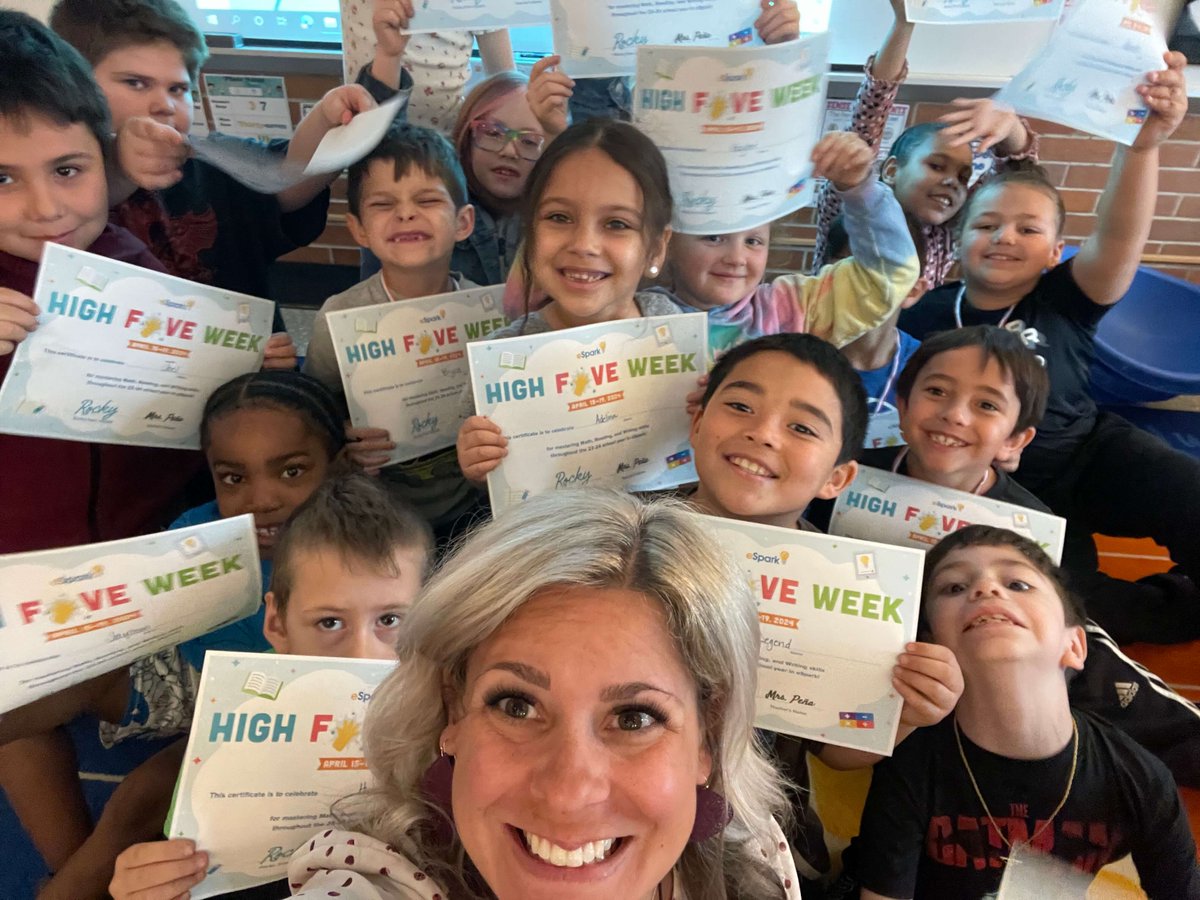 Reflecting on the amazing celebrations of incredible eSparkers and their achievements during High Five Week! 🖐️🏆

Don't miss the full recap of all the excitement: esparklearning.com/blog/high-five…