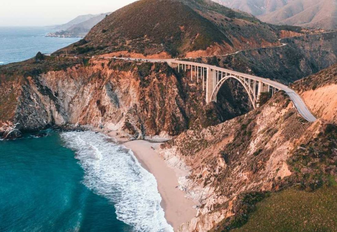 Southern California invites you to explore its picturesque coasts, majestic mountains, and captivating deserts 🏄‍♂️🌅🌴 #soNomad #travelinsurance #california #unitedstates #socal #destinations