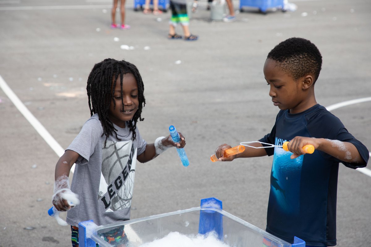 Three Trails Preschool students and staff celebrated the last week of school with water and sensory play day. A perfect start to summer! ☀️ #earlylearning #wearerqs
