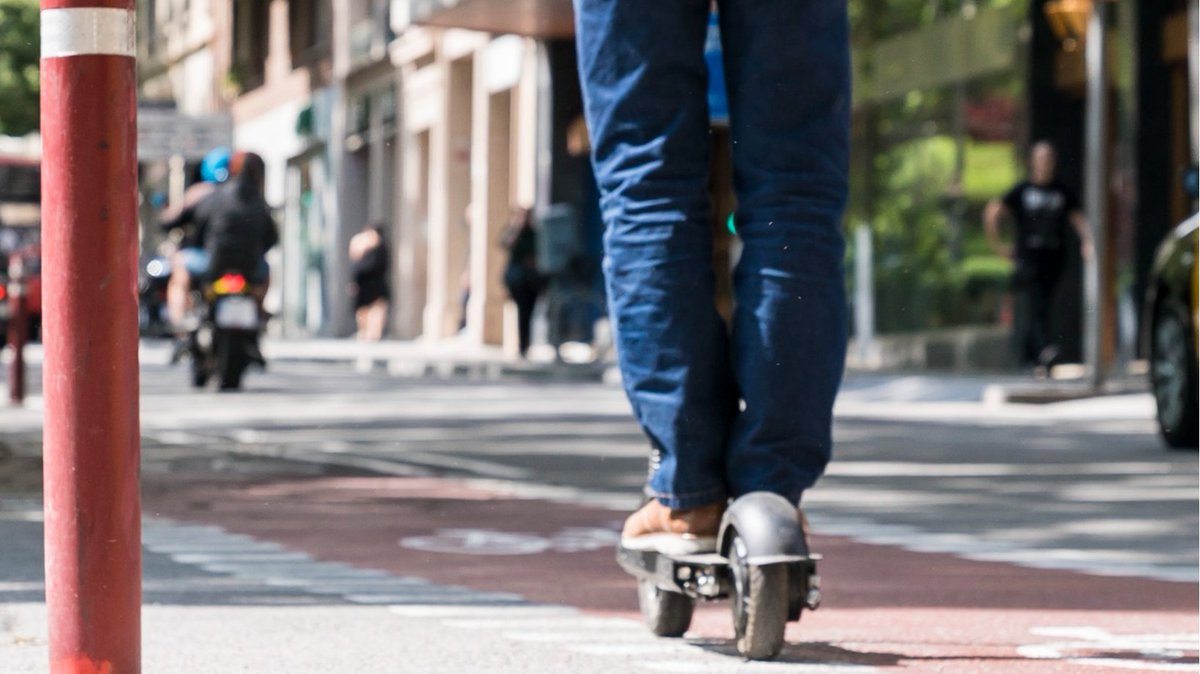 3CatInfo's tweet photo. Els patinets elèctrics hauran de registrar-se i tenir una assegurança obligatòria
https://t.co/cNzoBtNhfG https://t.co/tQXnneje7e