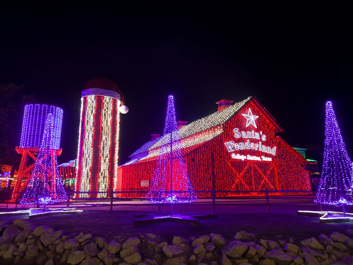 A Merry Texas Christmas is right around the corner!🎅 Celebrate with us Nov. 15 - Dec. 30th this season!❤️🎄