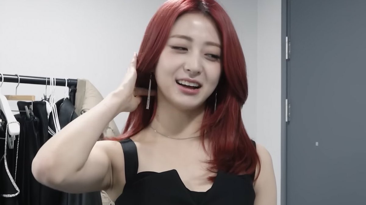 yunjin tweet media