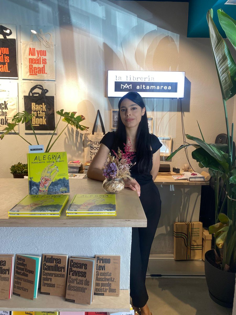 Editorial Páginas de Espuma tweet media