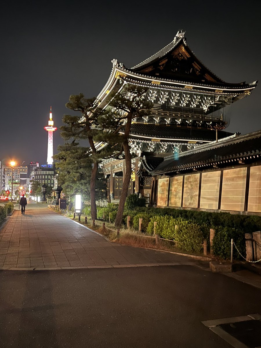 NotADimeAgain's tweet photo. Visiting #Kyoto never disappoints if you want some piece of #Japanese culture and history but the crowd these days is unsustainable. Late night walk though is an alternative if you wanna avoid the crowd. #JapanSpring2024 #Japan https://t.co/ajj6NUxQQI