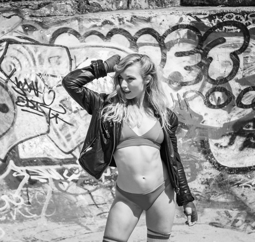 SessionGirls (@sessiongirls) on Twitter photo 📢 Manchester, <a href="/NixieNeutron/">nixie.neutron</a> will be there this Friday the 31st of May! Do NOT miss out, book your session NOW 👊
sessiongirls.com/nixie/
⬆️
#SessionGirls #fitnessmodel #fitness #fitnessmotivation #gym #bodybuilding #fit #workout #motivation #fitnessgirl #model 📢 Manchester, <a href="/NixieNeutron/">nixie.neutron</a> will be there this Friday the 31st of May! Do NOT miss out, book your session NOW 👊
sessiongirls.com/nixie/
⬆️
#SessionGirls #fitnessmodel #fitness #fitnessmotivation #gym #bodybuilding #fit #workout #motivation #fitnessgirl #model
